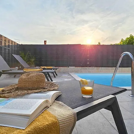 بيت للعطل Exquisite Mit Privatpool, Bbq, Kicker Und Bad En Fiorini