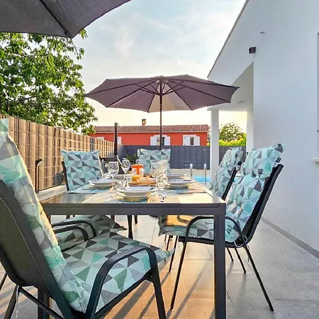 Exquisite Mit Privatpool, Bbq, Kicker Und Bad En * Fiorini