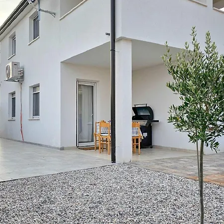 بيت للعطل Exquisite Mit Privatpool, Bbq, Kicker Und Bad En *