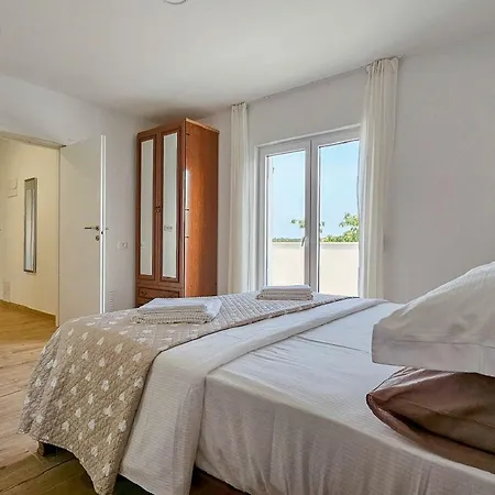 Exquisite Mit Privatpool, Bbq, Kicker Und Bad En * Fiorini