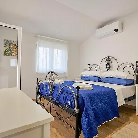 بيت للعطل Exquisite Mit Privatpool, Bbq, Kicker Und Bad En